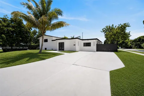 1200 NE 204th Ter
