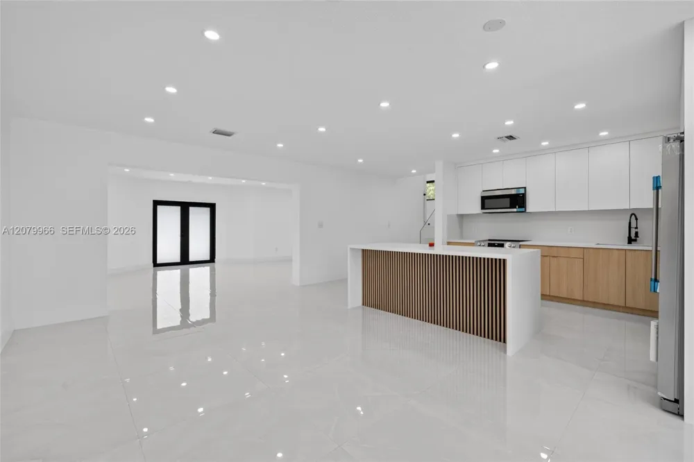 1200 NE 204th Ter Miami, FL 33179