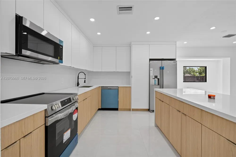 1200 NE 204th Ter Miami, FL 33179