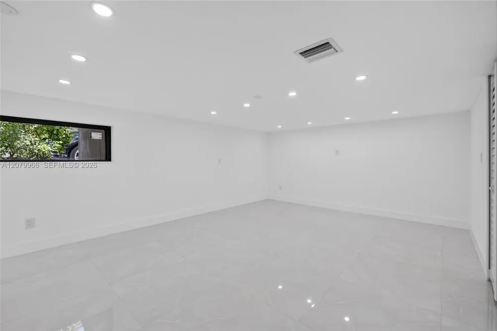 1200 NE 204th Ter Miami, FL 33179