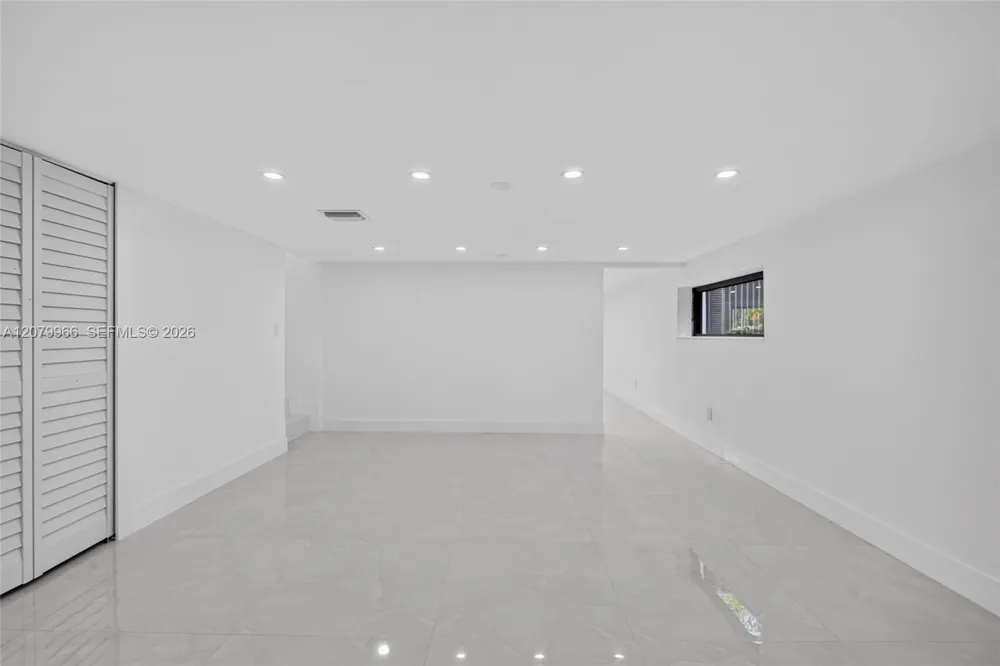 1200 NE 204th Ter Miami, FL 33179