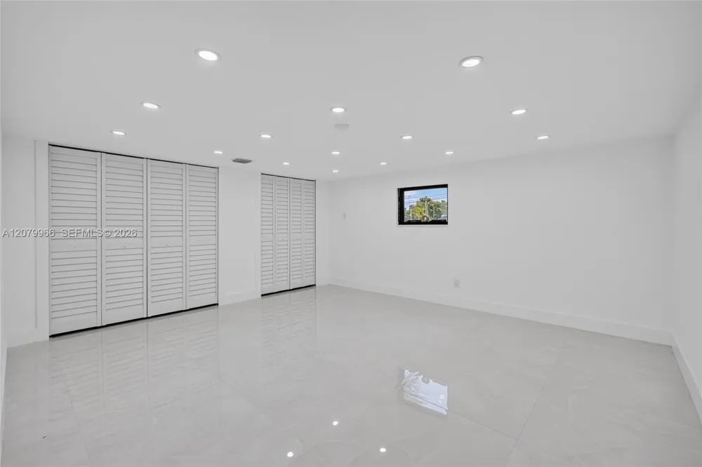 1200 NE 204th Ter Miami, FL 33179