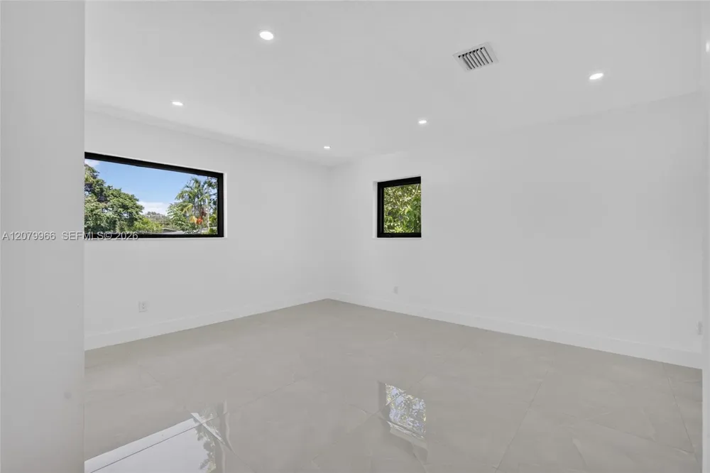 1200 NE 204th Ter Miami, FL 33179