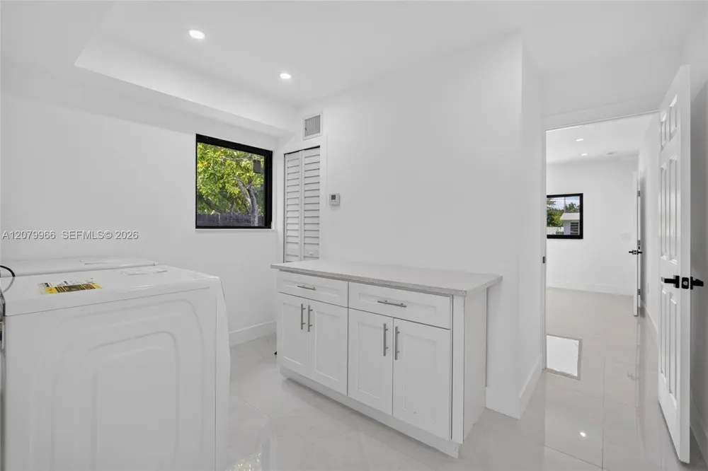 1200 NE 204th Ter Miami, FL 33179