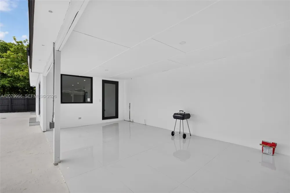 1200 NE 204th Ter Miami, FL 33179