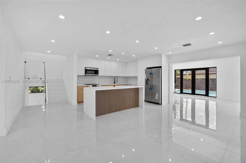 1200 NE 204th Ter Miami, FL 33179
