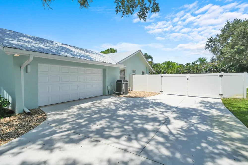 6176 EAGLES NEST DRIVE Jupiter, FL 33458