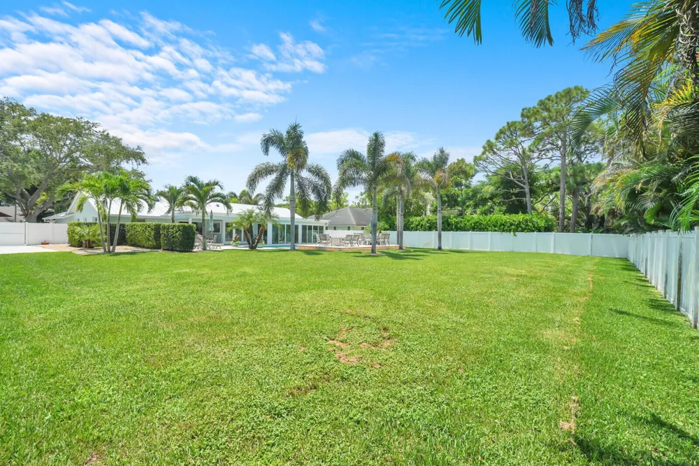 6176 EAGLES NEST DRIVE Jupiter, FL 33458