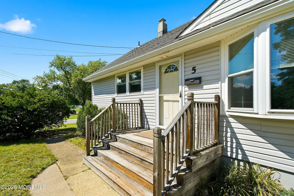 5 Peach Drive Hazlet, NJ 07730