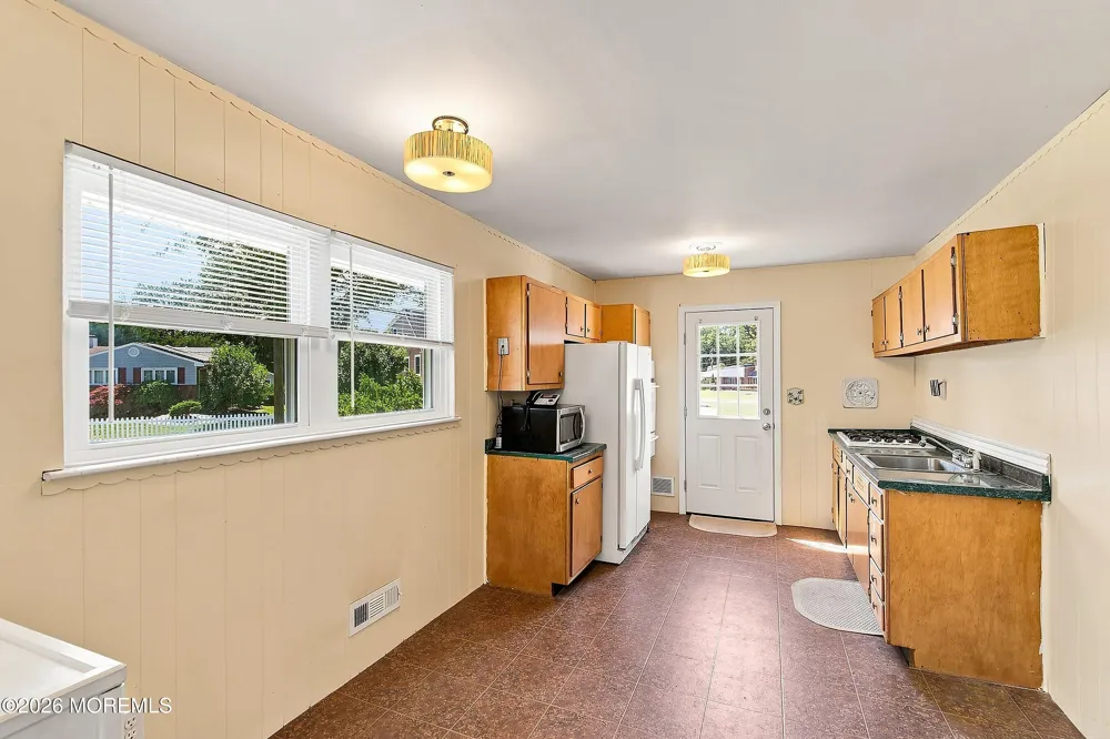 5 Peach Drive Hazlet, NJ 07730