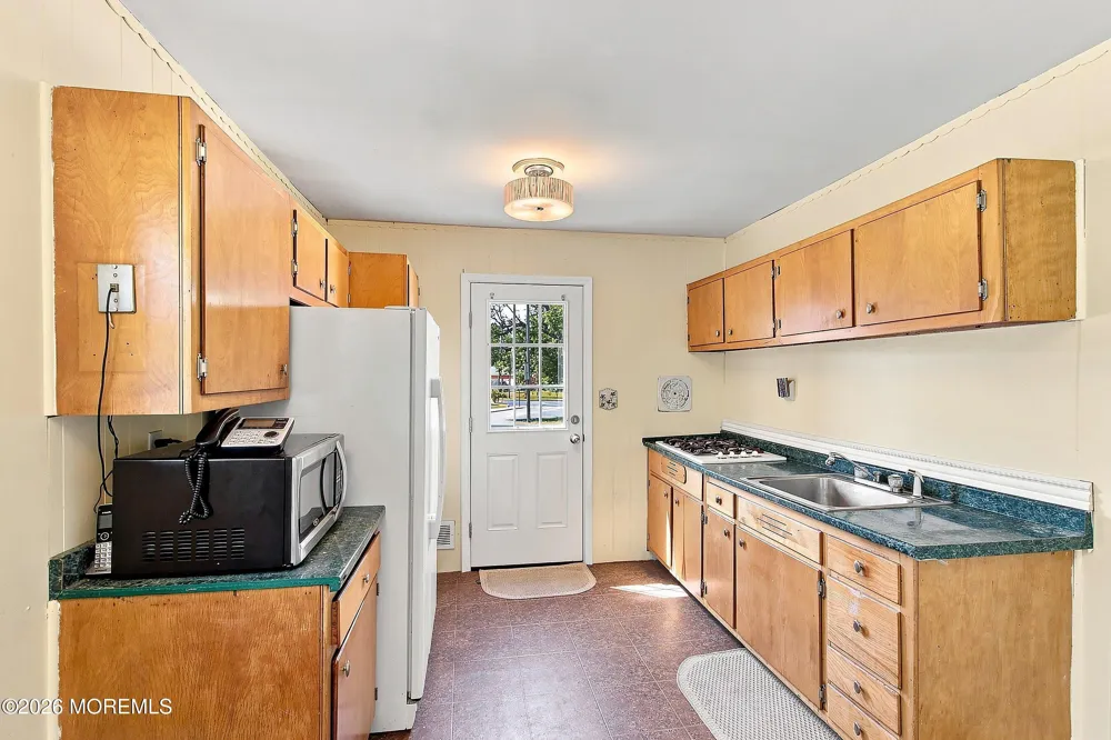 5 Peach Drive Hazlet, NJ 07730