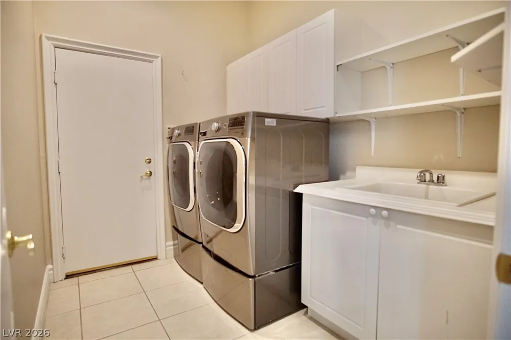 66 Sunset Bay Street Las Vegas, NV 89148
