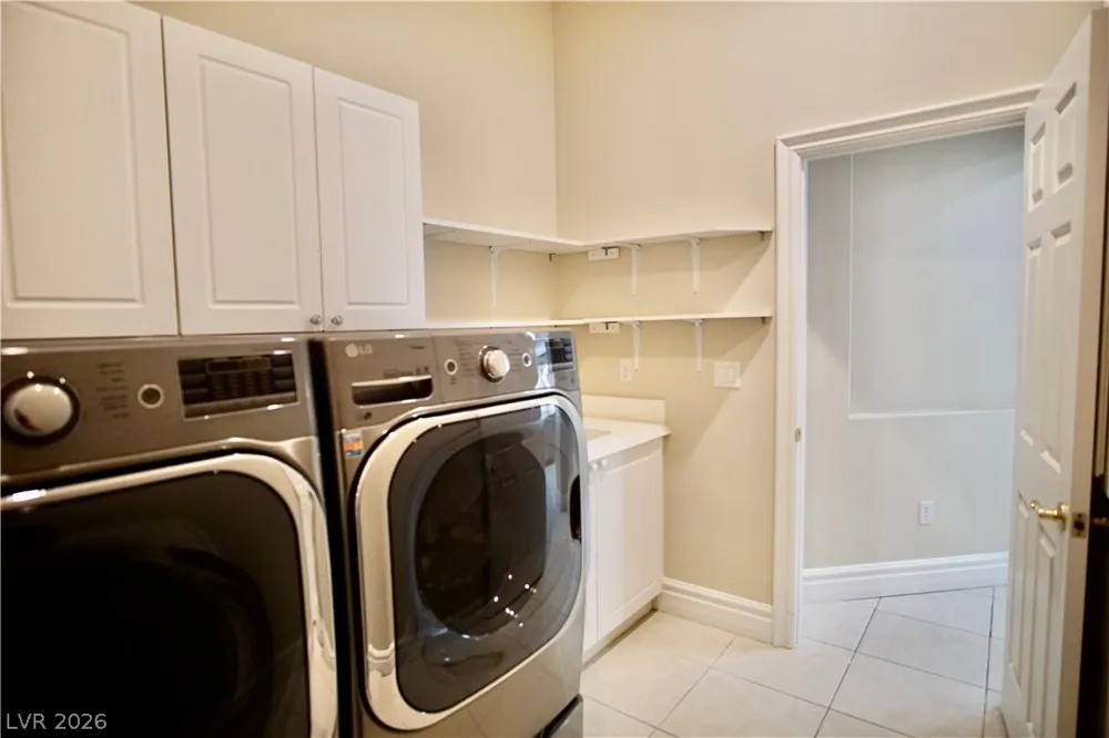 66 Sunset Bay Street Las Vegas, NV 89148
