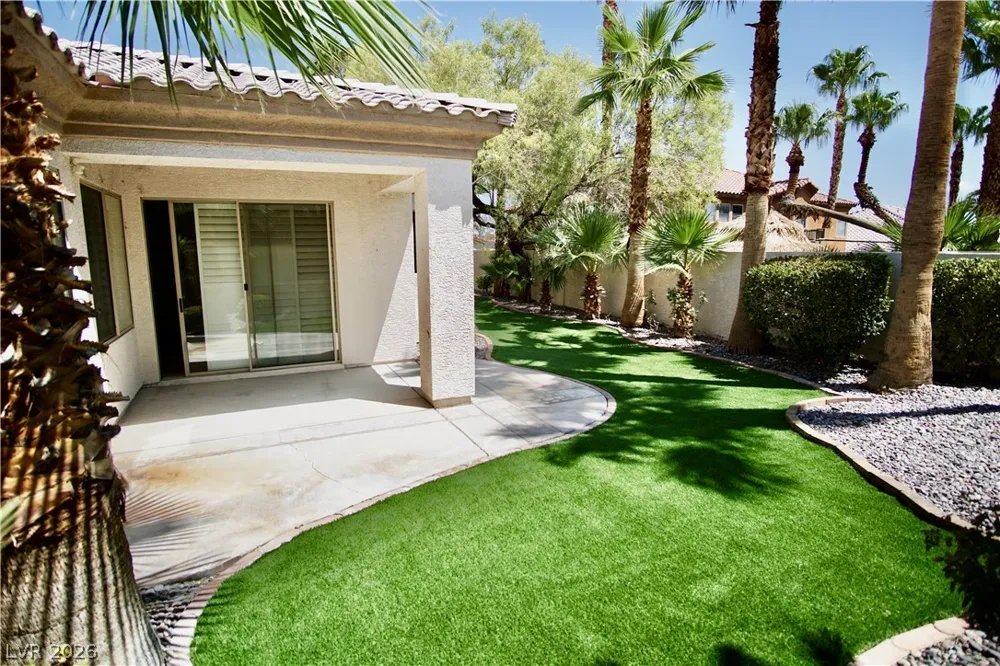 66 Sunset Bay Street Las Vegas, NV 89148