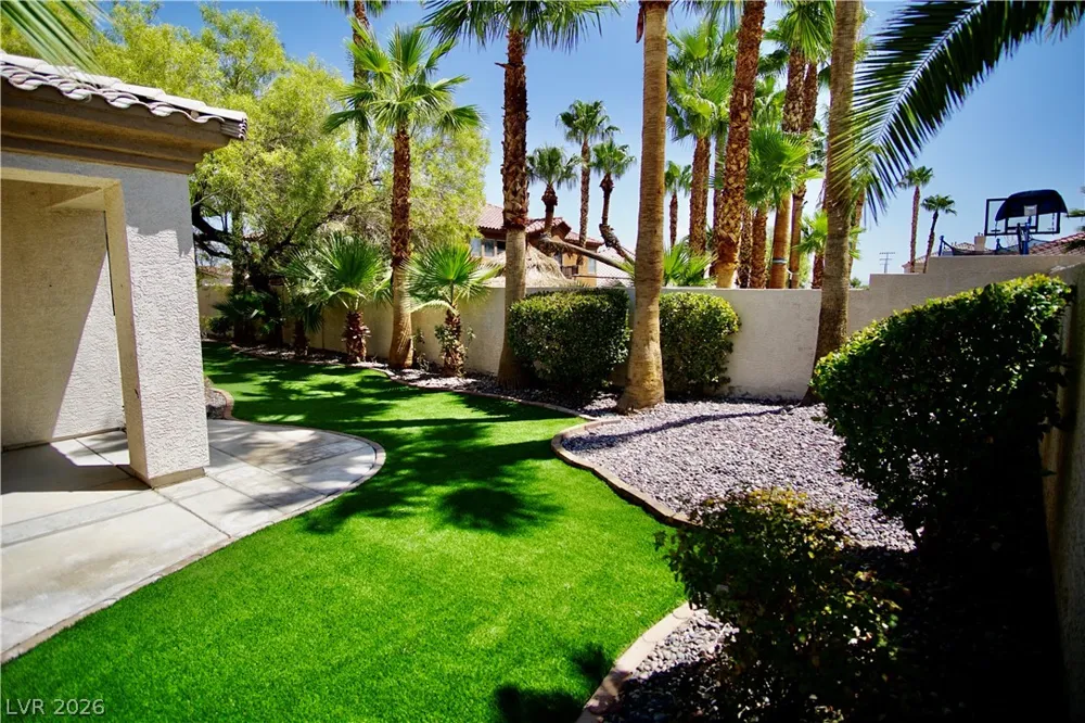 66 Sunset Bay Street Las Vegas, NV 89148