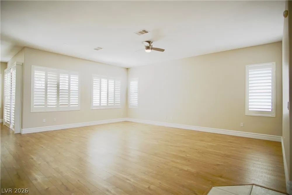 66 Sunset Bay Street Las Vegas, NV 89148
