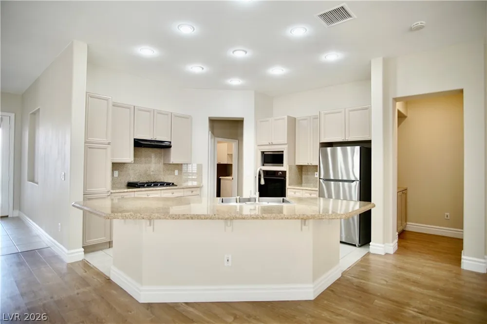 66 Sunset Bay Street Las Vegas, NV 89148