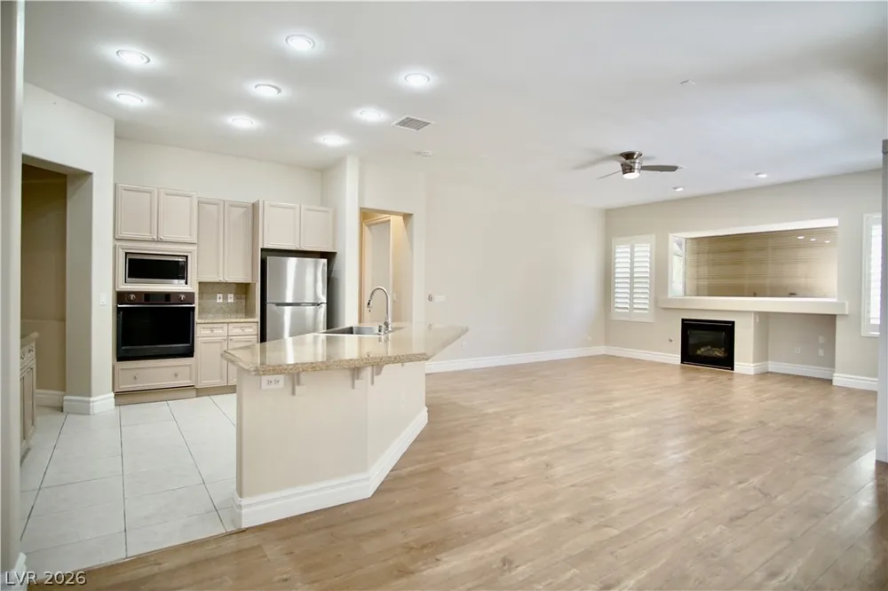 66 Sunset Bay Street Las Vegas, NV 89148