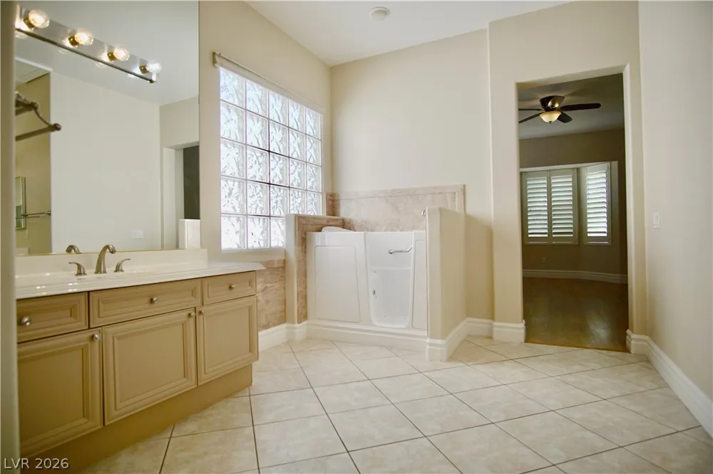 66 Sunset Bay Street Las Vegas, NV 89148