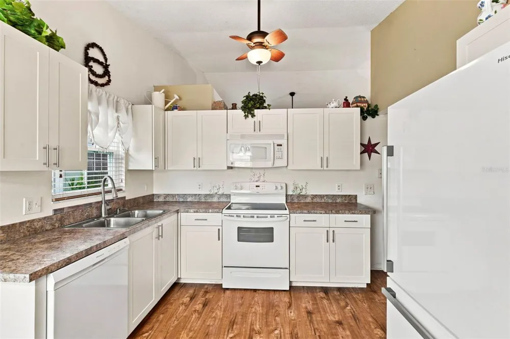 7637 BALHARBOUR DRIVE New Port Richey, FL 34653