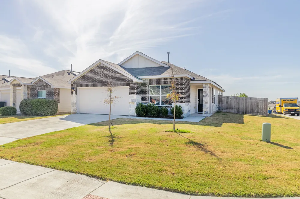 1949 Redstart New Braunfels, TX 78130