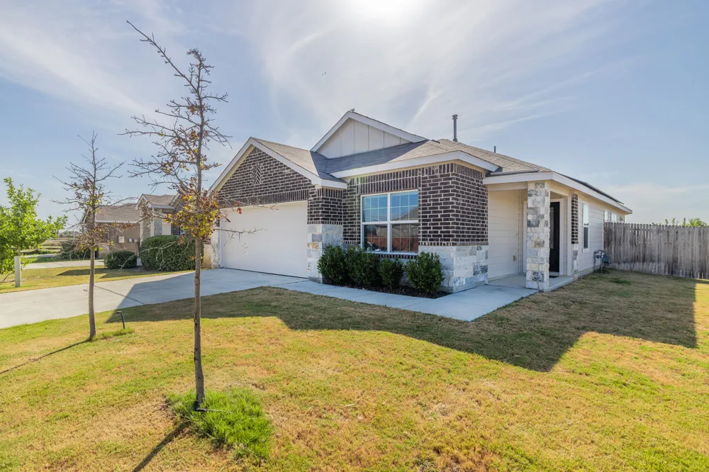 1949 Redstart New Braunfels, TX 78130