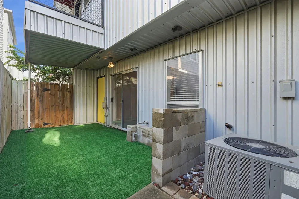 6138 Grand Boulevard Houston, TX 77021