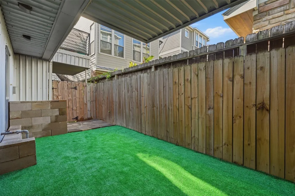 6138 Grand Boulevard Houston, TX 77021