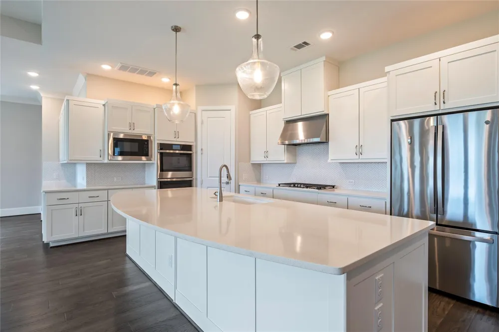 1912 Silver Point Court Friendswood, TX 77546