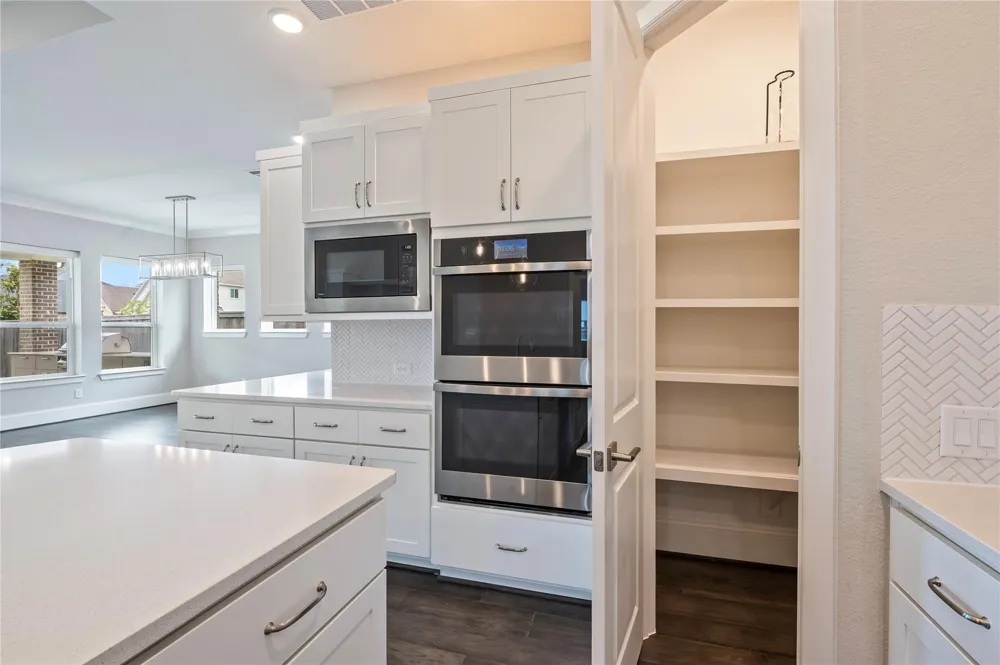 1912 Silver Point Court Friendswood, TX 77546