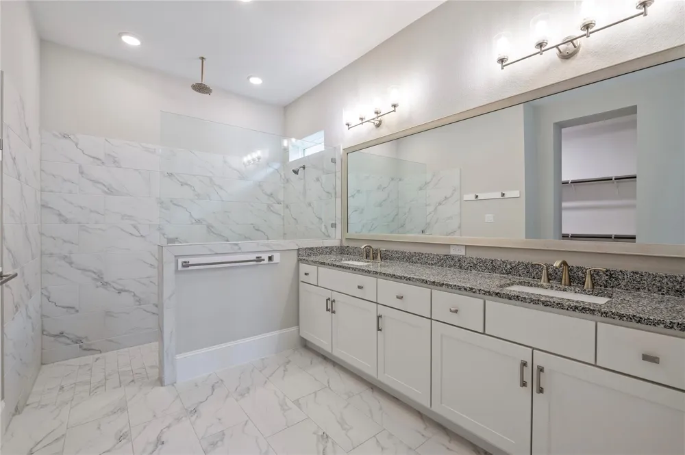 1912 Silver Point Court Friendswood, TX 77546