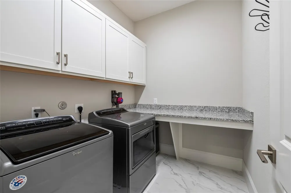 1912 Silver Point Court Friendswood, TX 77546