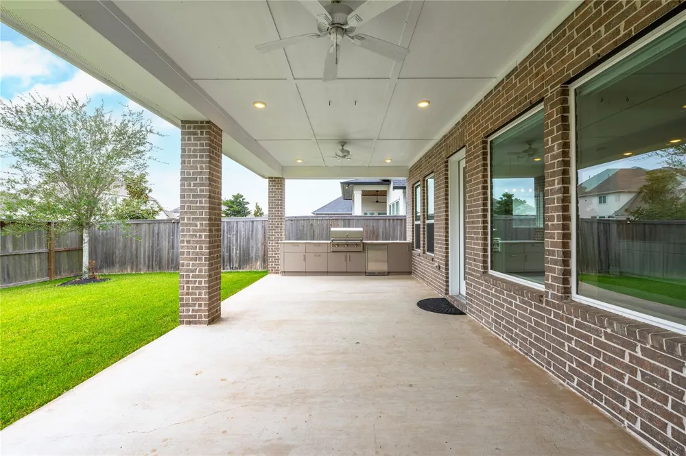 1912 Silver Point Court Friendswood, TX 77546