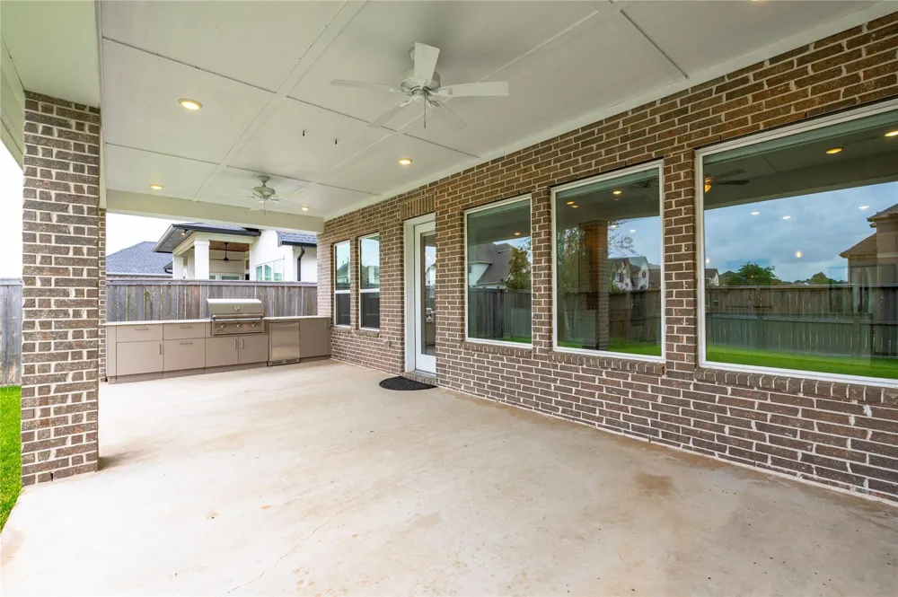 1912 Silver Point Court Friendswood, TX 77546