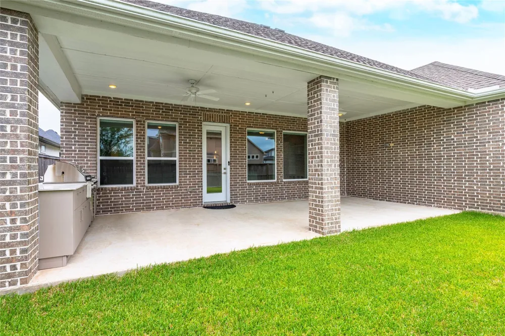 1912 Silver Point Court Friendswood, TX 77546
