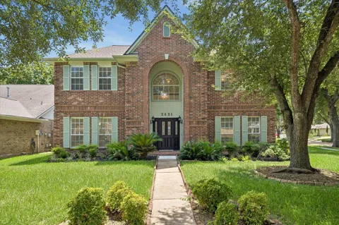 2431 Parkwood Lane