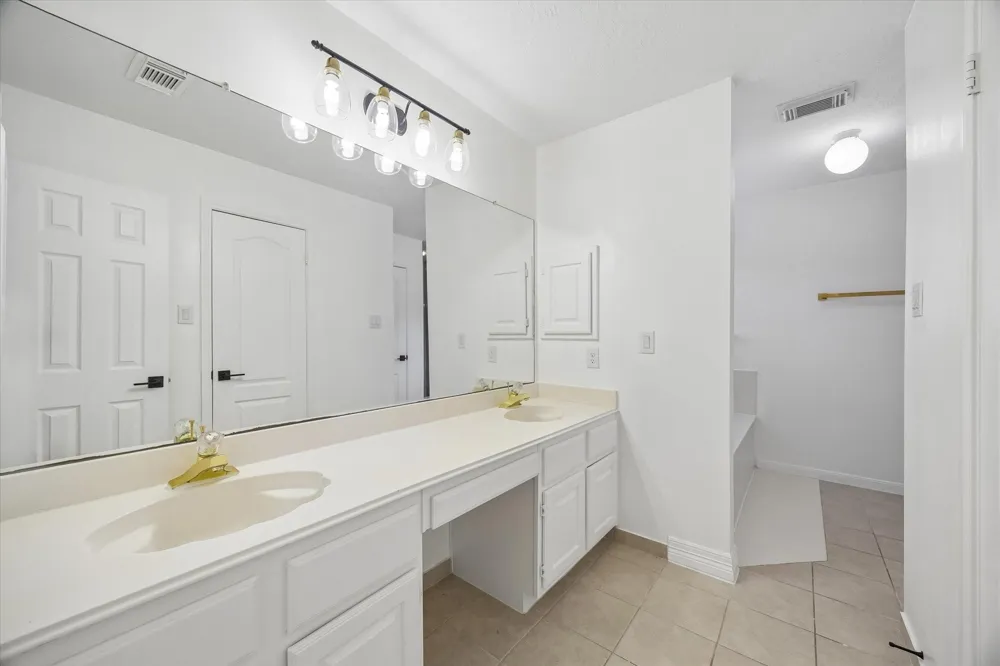 2431 Parkwood Lane Sugar Land, TX 77479