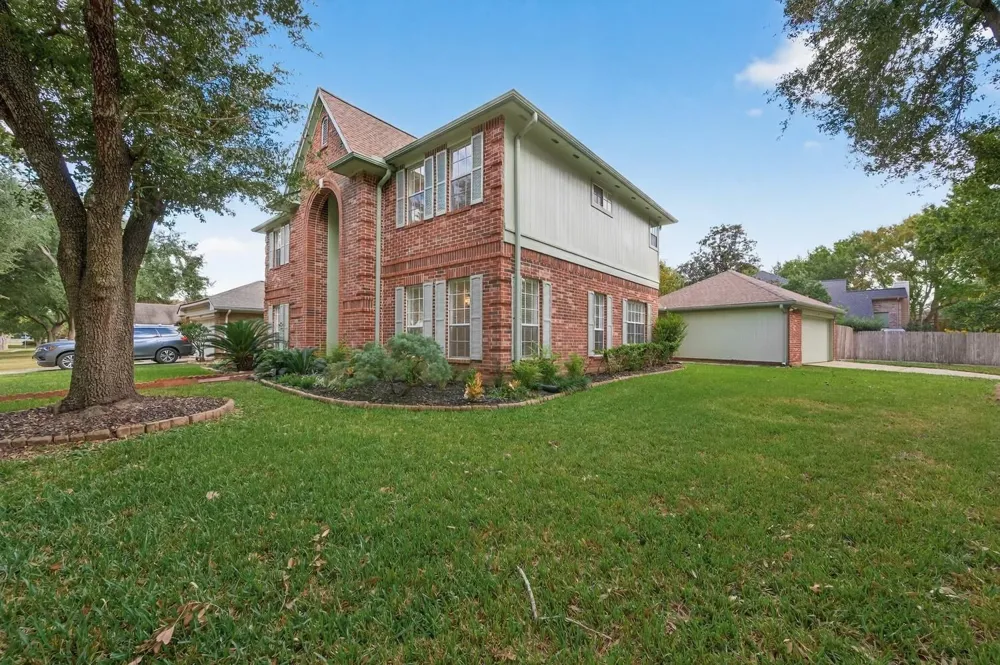 2431 Parkwood Lane Sugar Land, TX 77479
