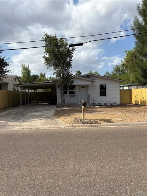 1209 E 2nd Street