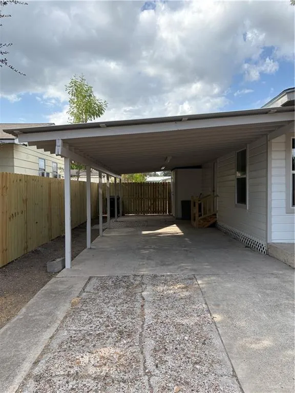 1209 E 2nd Street Weslaco, TX 78596