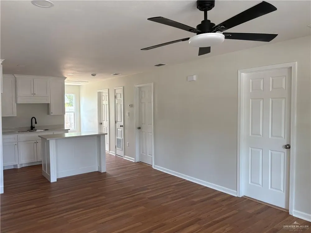 1209 E 2nd Street Weslaco, TX 78596