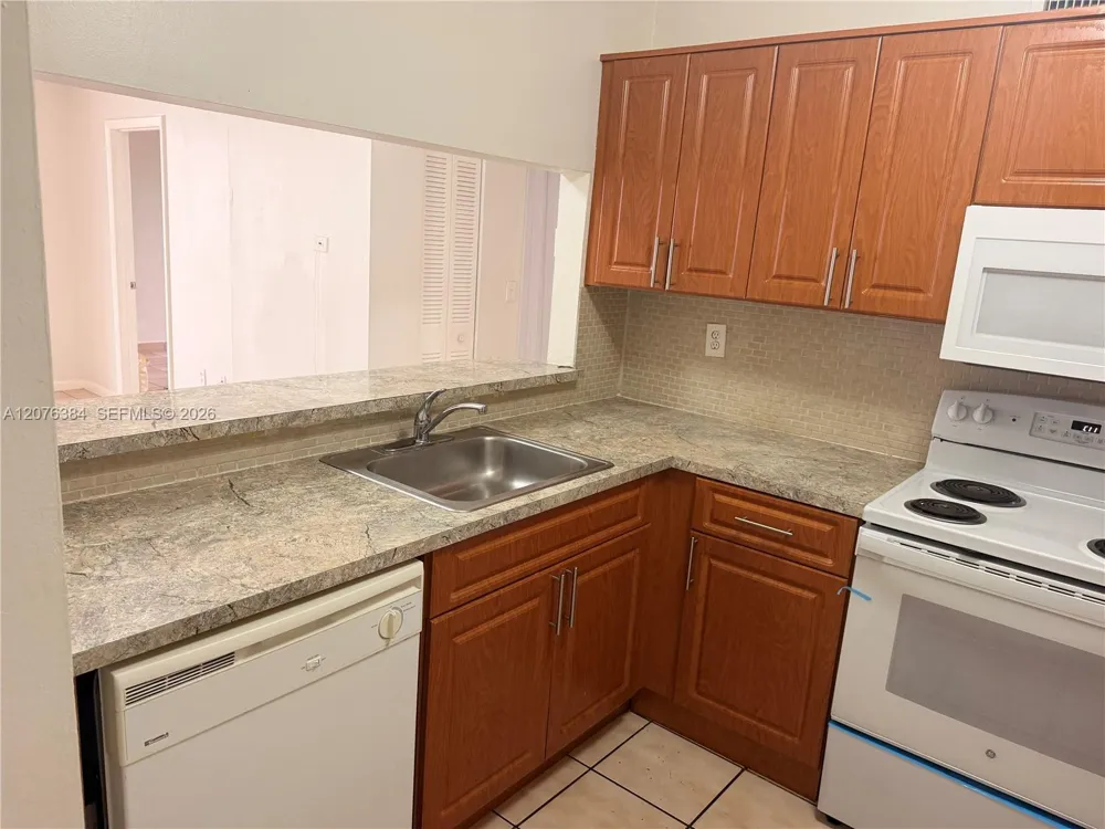 8145 NW 7th St #502 Miami, FL 33126