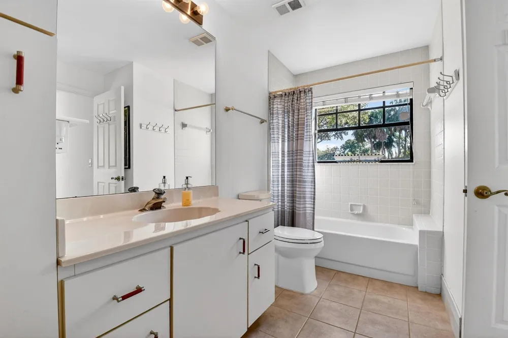 8065 Aberdeen Drive #101 Boynton Beach, FL 33472