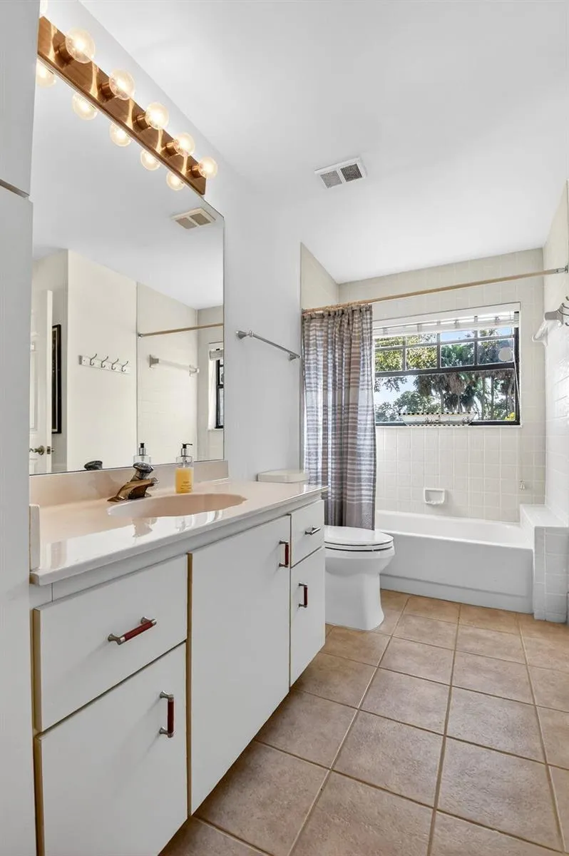 8065 Aberdeen Drive #101 Boynton Beach, FL 33472