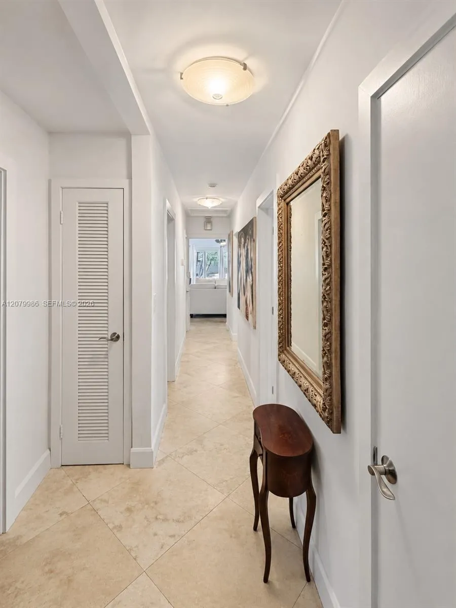 2421 NE 13th St Fort Lauderdale, FL 33304