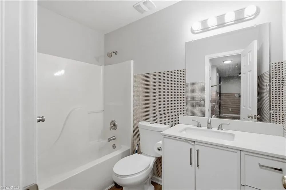 6783 Ironwood Circle Greensboro, NC 27410