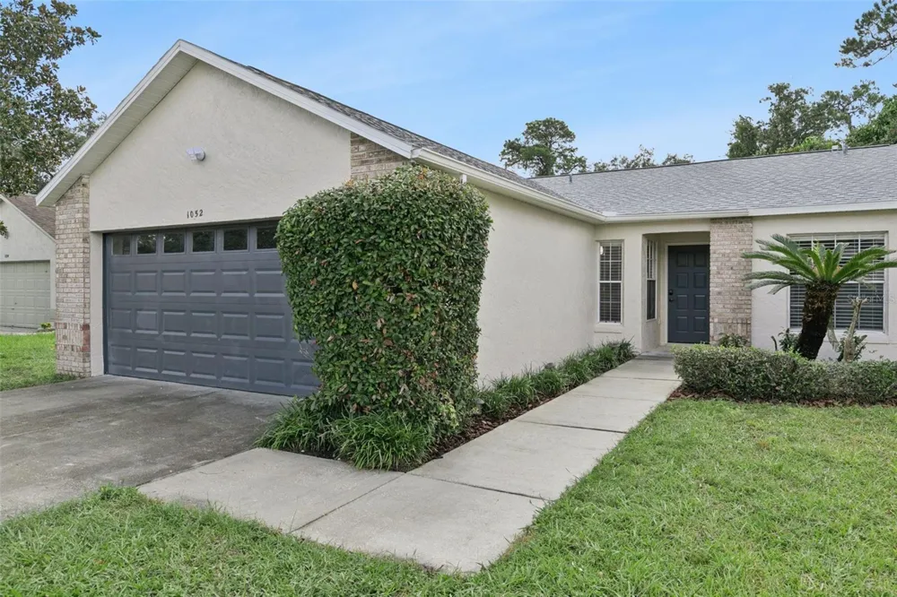 1052 BRIELLE AVENUE Oviedo, FL 32765