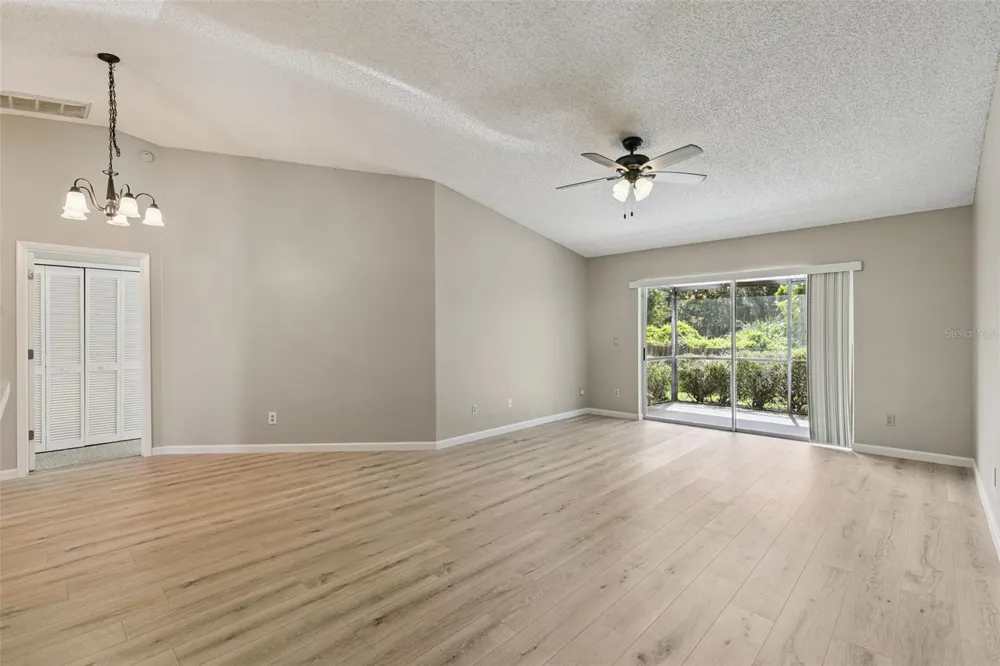 1052 BRIELLE AVENUE Oviedo, FL 32765