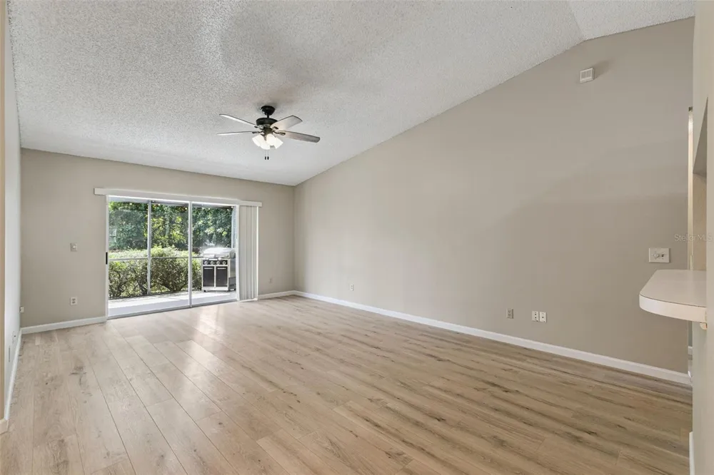 1052 BRIELLE AVENUE Oviedo, FL 32765