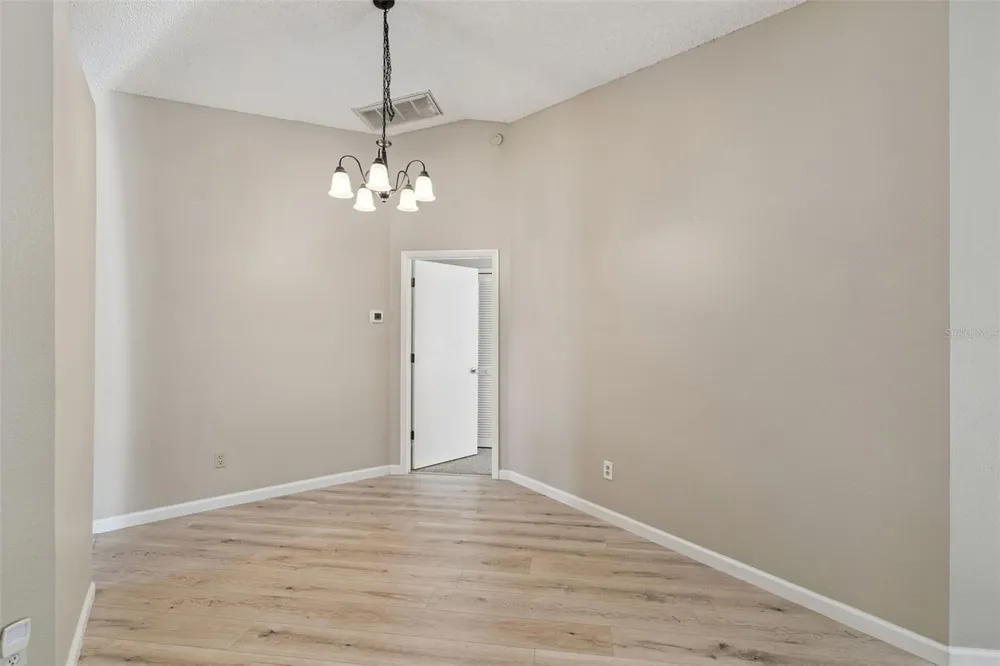 1052 BRIELLE AVENUE Oviedo, FL 32765